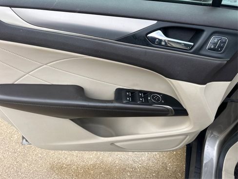 Used 2017 Lincoln MKC Premiere image 27