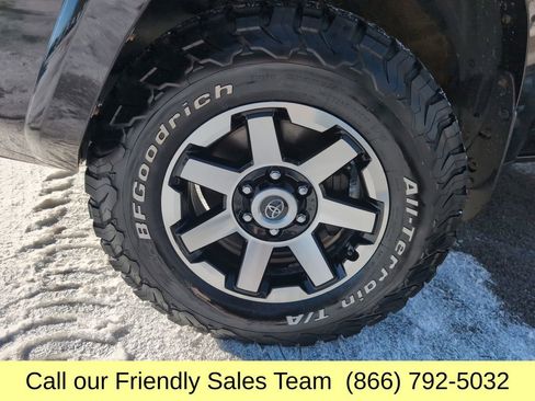 Used 2018 Toyota 4Runner TRD Off-Road Premium image 29