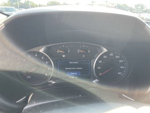Used 2023 Chevrolet Equinox LS w/ LS Convenience Package FWD image 2