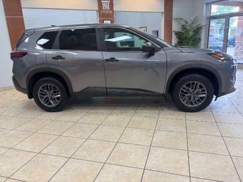 Used 2023 Nissan Rogue S FWD image 7