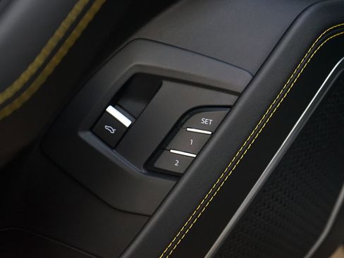 Used 2021 Lamborghini Urus AWD/4WD image 23
