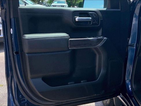 Used 2021 Chevrolet Silverado 1500 LTZ AWD/4WD image 23