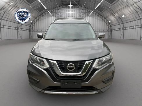 Used 2018 Nissan Rogue SV w/ Premium Package AWD/4WD image 2