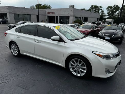 Used 2013 Toyota Avalon Limited w/ Technology Pkg FWD image 6
