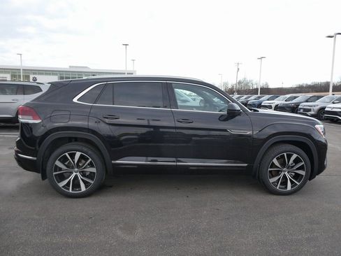New 2026 Volkswagen Atlas Cross Sport SEL Premium R-Line AWD/4WD image 2