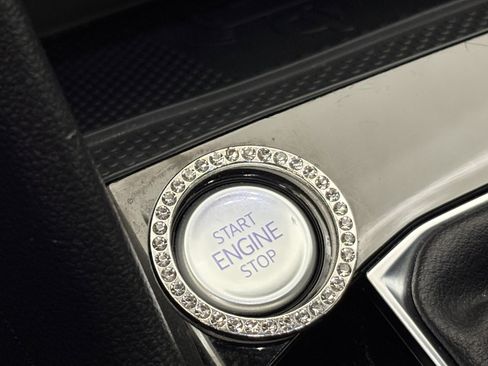 Used 2023 Volkswagen Taos SE image 22