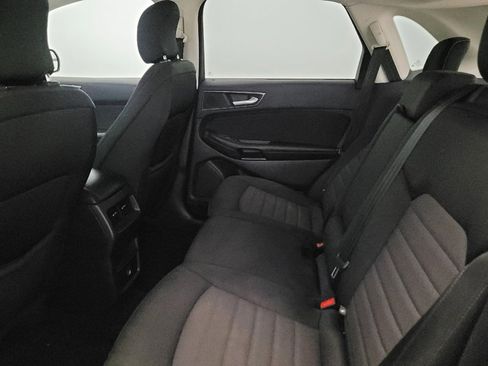 Used 2016 Ford Edge SE FWD image 18