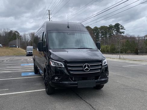 Used 2024 Mercedes-Benz Sprinter 3500 image 5
