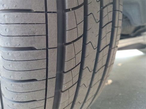 Used 2023 Nissan Murano SV image 28