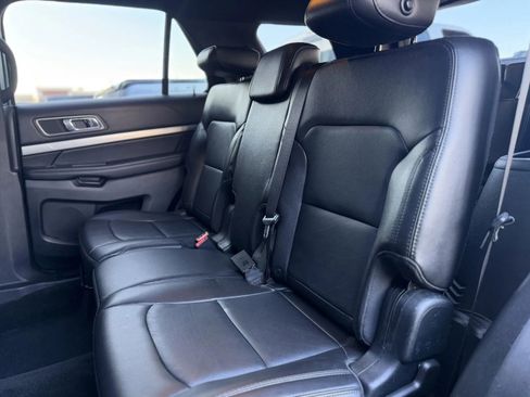 Used 2018 Ford Explorer XLT w/ Equipment Group 202A image 19
