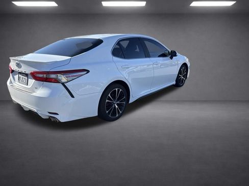 Used 2018 Toyota Camry SE FWD image 20