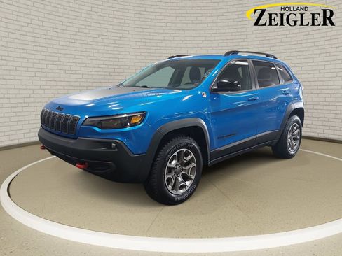Used 2023 Jeep Cherokee Trailhawk w/ Trailer Tow Group AWD/4WD image 1
