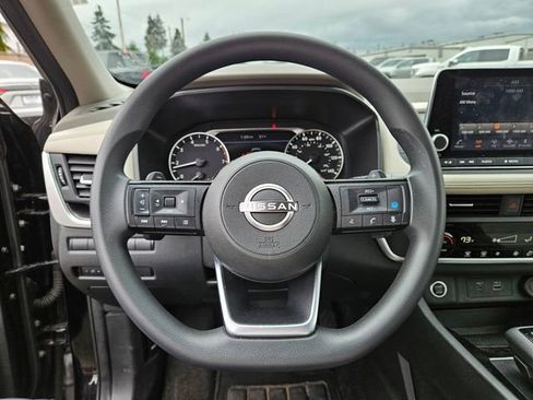 Used 2023 Nissan Rogue SV image 10