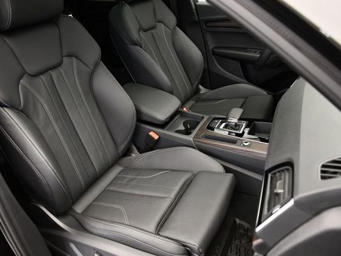 Certified 2025 Audi Q5 2.0T Premium image 44