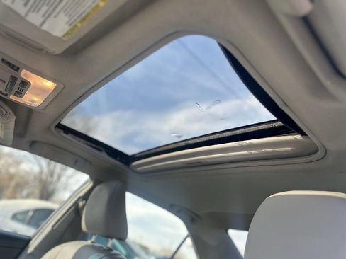 Used 2014 Toyota Camry XLE image 18