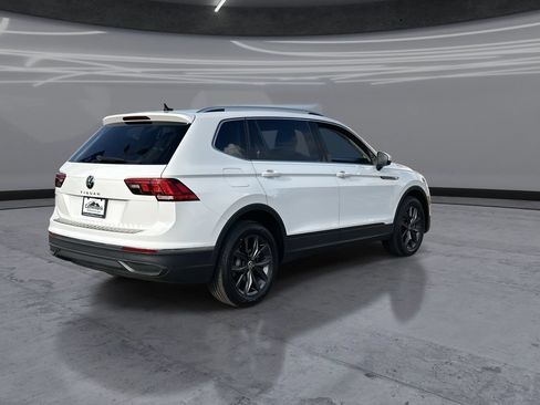 Used 2022 Volkswagen Tiguan SE FWD image 5