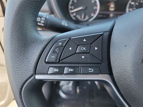 Certified 2024 Nissan Sentra SV image 6