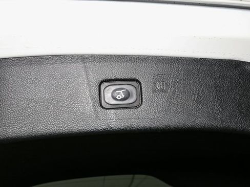 Used 2023 Ford Edge SEL w/ Convenience Package image 12