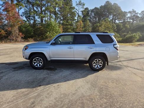 Used 2024 Toyota 4Runner TRD Off-Road image 2