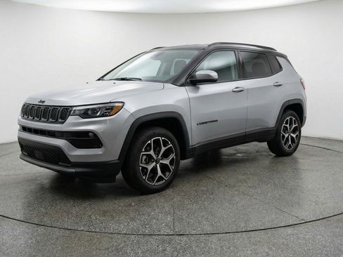 Used 2025 Jeep Compass Limited AWD/4WD image 3