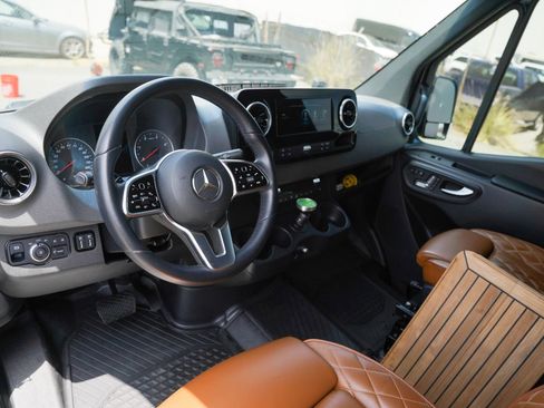 Used 2022 Mercedes-Benz Sprinter 2500 image 32