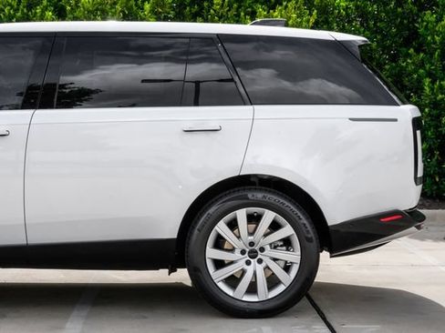 New 2026 Land Rover Range Rover Long Wheelbase SE AWD/4WD image 17