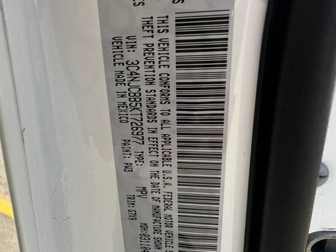 Used 2019 Jeep Compass Latitude FWD image 29