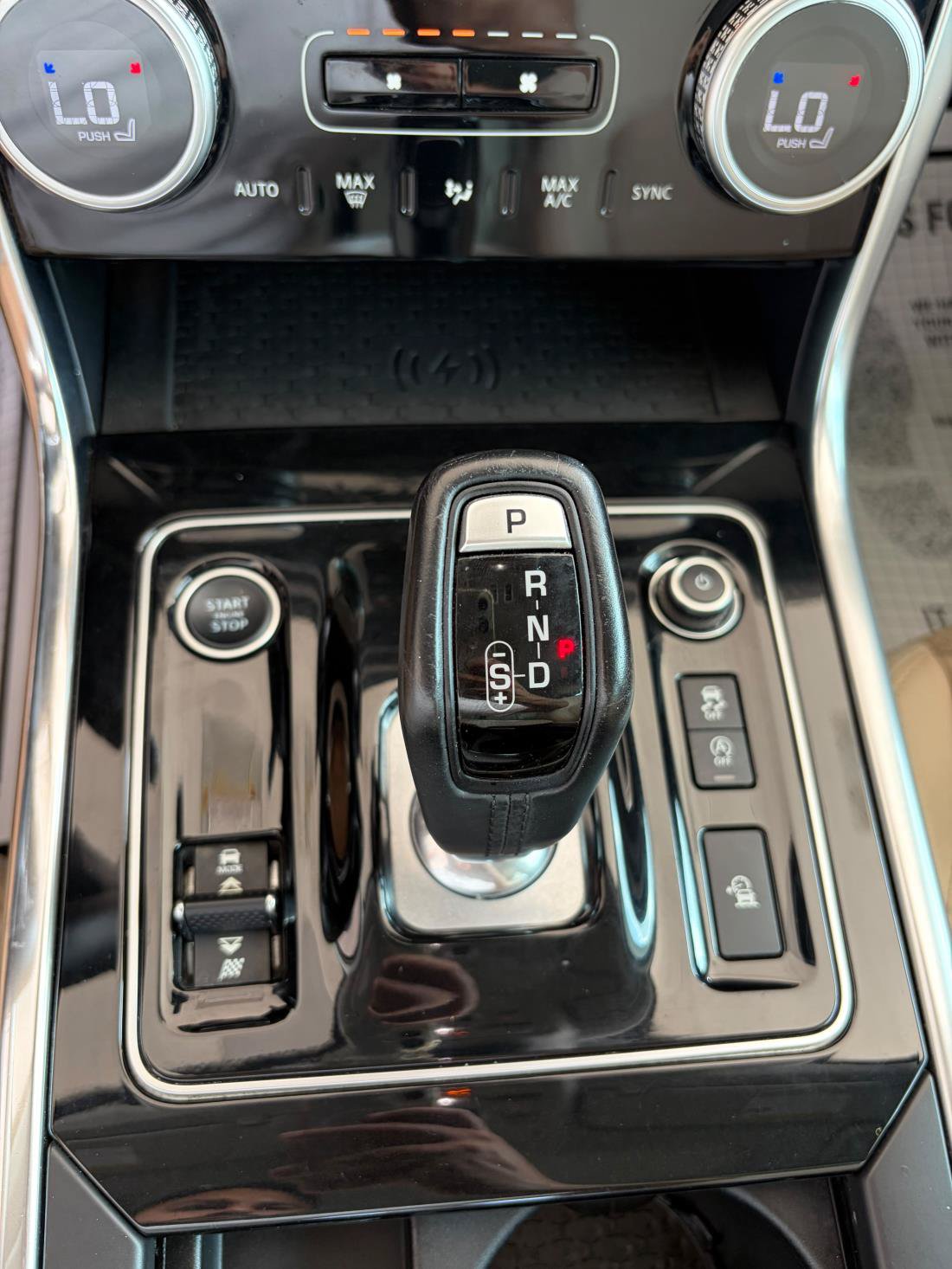 Used 2020 Jaguar XE S RWD image 11