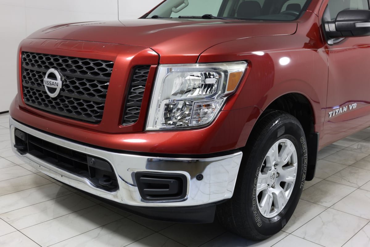 Used 2019 Nissan Titan SV w/ SV Convenience Package AWD/4WD image 44