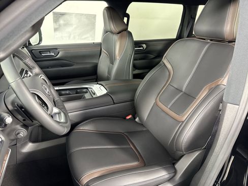 New 2026 Nissan Armada SL w/ Captain's Chari Seat Package image 19