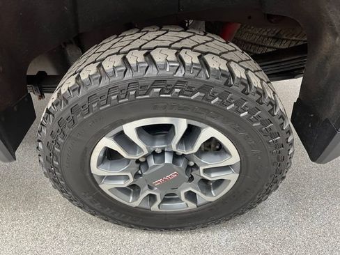 Used 2022 GMC Sierra 2500 SLT w/ SLT Convenience Package AWD/4WD image 17