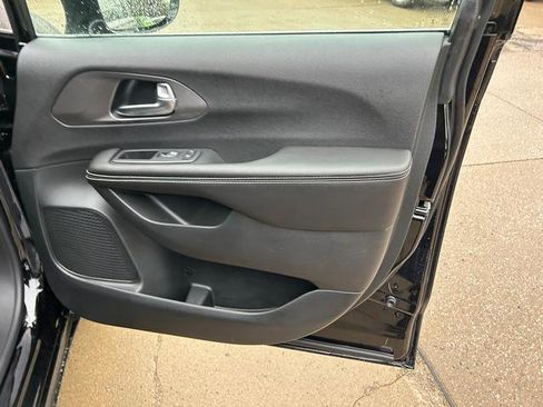 New 2026 Chrysler Pacifica Select image 22