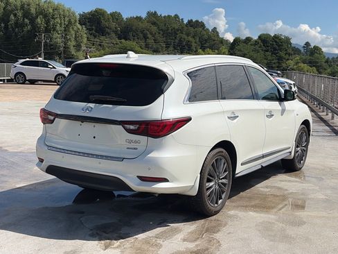 Used 2020 INFINITI QX60 Luxe w/ Edition 30 Essential Package FWD image 3