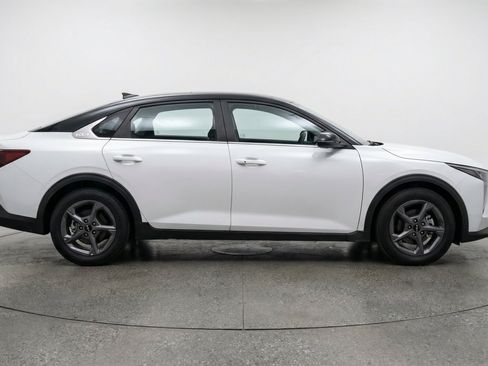 Used 2025 Kia K4 FWD image 11