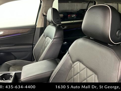 Used 2024 Volkswagen Atlas SEL Premium R-Line AWD/4WD image 16