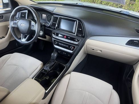 Used 2018 Hyundai Sonata SE FWD image 9