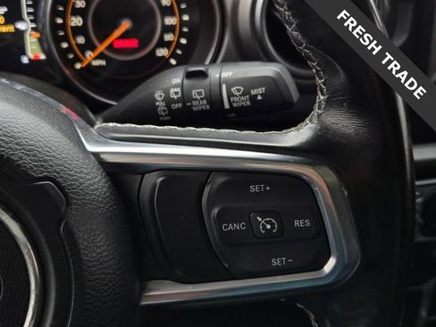 Used 2020 Jeep Wrangler Unlimited Sahara AWD/4WD image 30