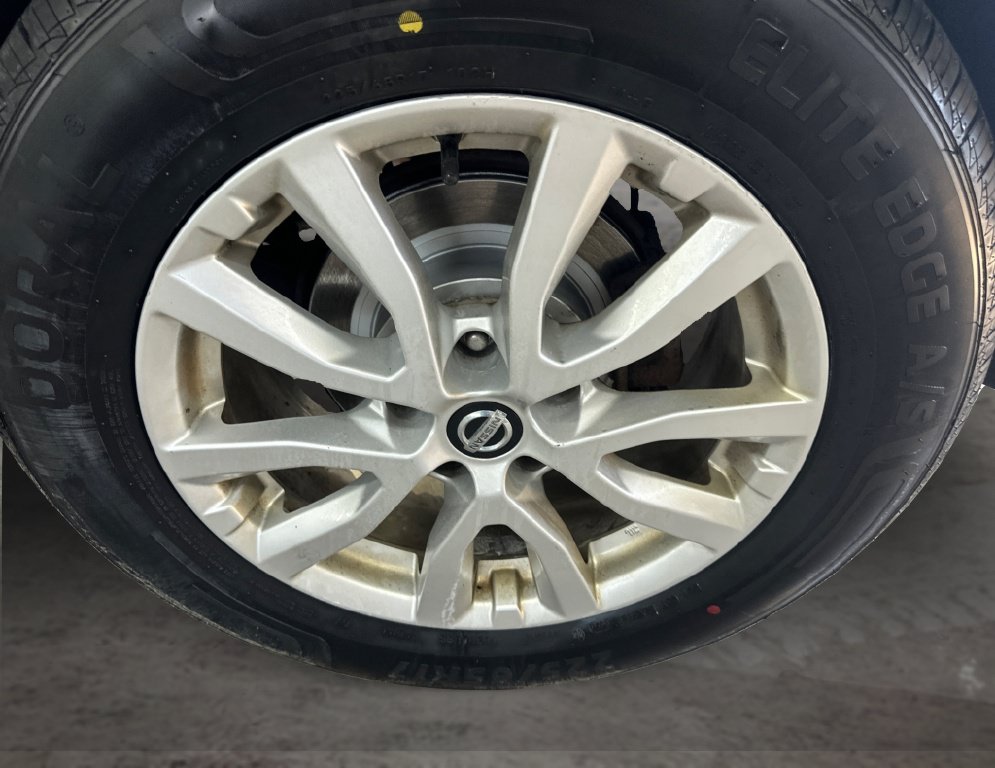 Used 2018 Nissan Rogue SV w/ Premium Package AWD/4WD image 19
