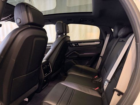 Used 2023 Porsche Cayenne Platinum Edition AWD/4WD image 23