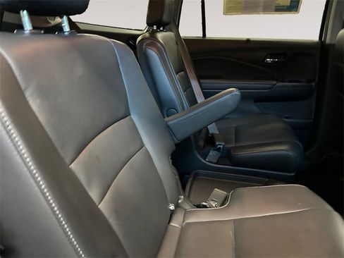 Used 2022 Honda Pilot Touring image 13