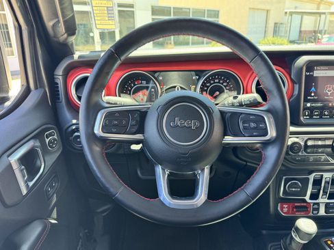 Used 2021 Jeep Wrangler Unlimited Rubicon AWD/4WD image 14
