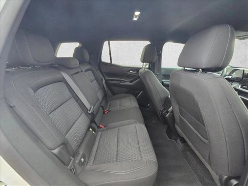 Used 2025 Chevrolet Equinox LT AWD/4WD image 19