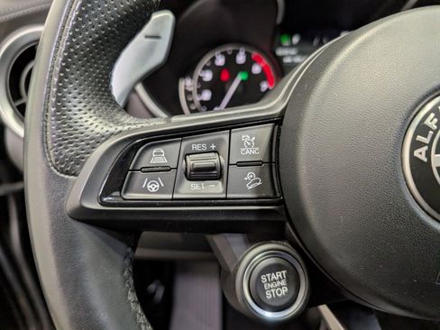 Used 2023 Alfa Romeo Stelvio Veloce image 19