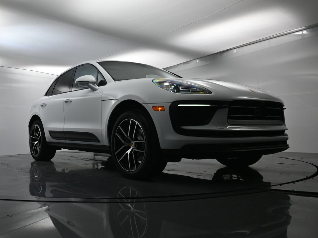 Certified 2026 Porsche Macan AWD/4WD image 54