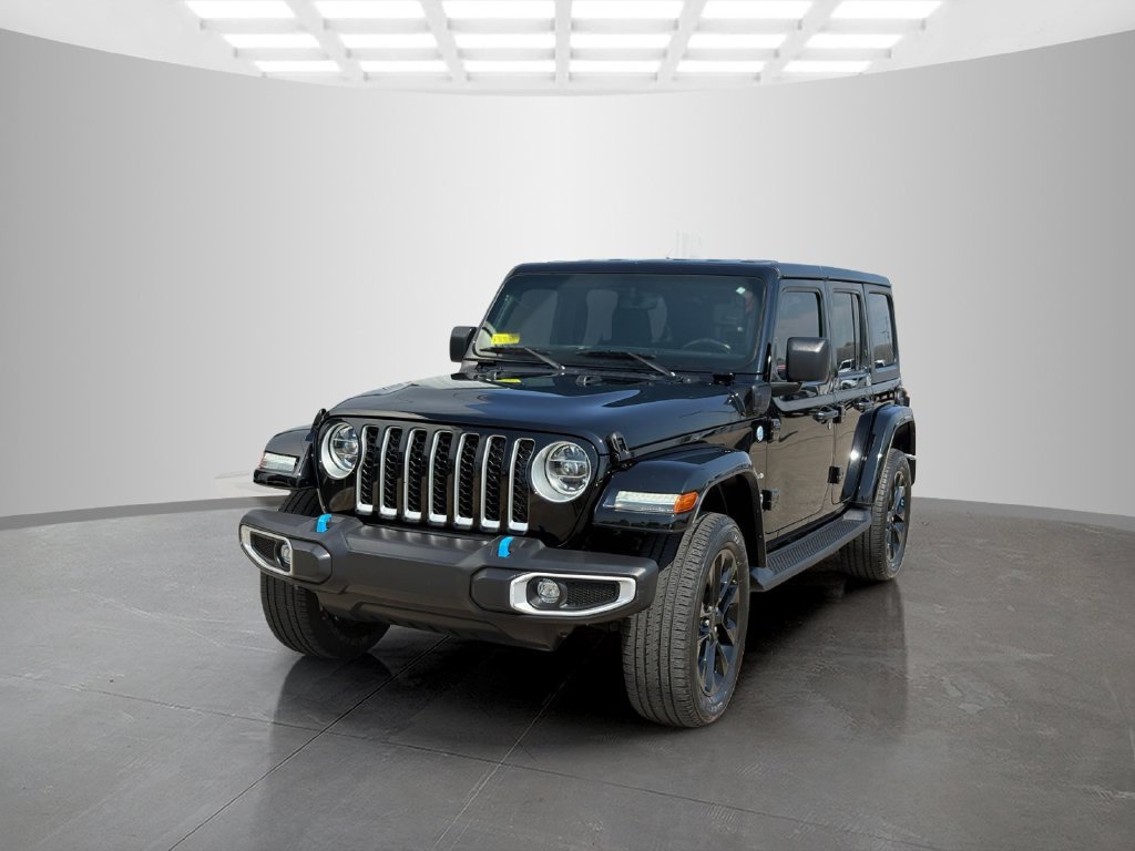 Used 2022 Jeep Wrangler Unlimited Sahara w/ Cold Weather Group AWD/4WD image 8
