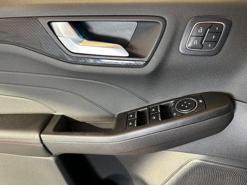 Used 2023 Ford Escape ST-Line Elite AWD/4WD image 19