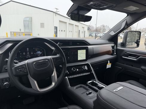 New 2025 GMC Sierra 2500 Denali w/ Technology Package image 17