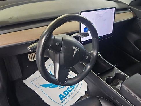 Used 2018 Tesla Model 3 Performance image 8