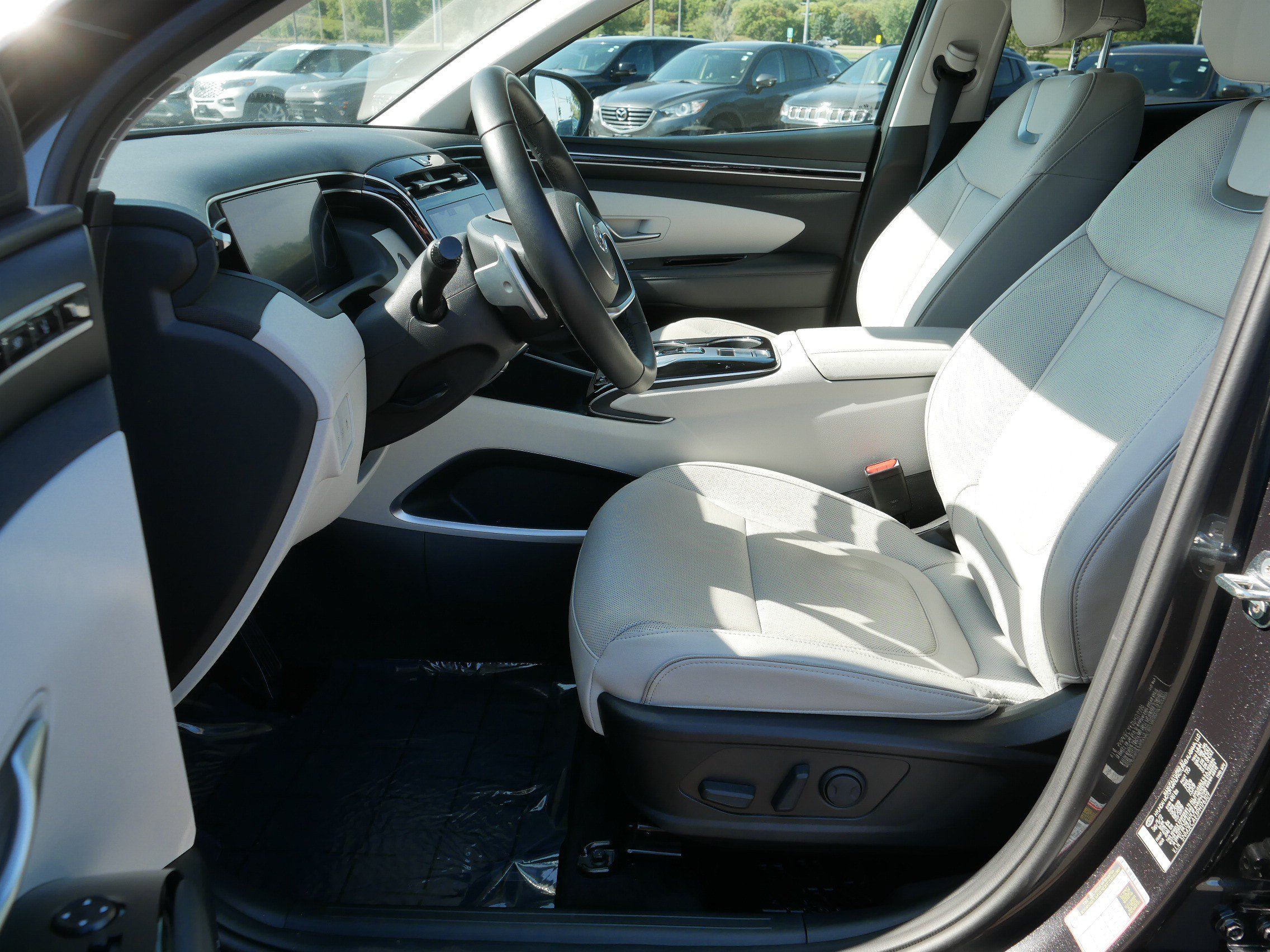 Used 2023 Hyundai Tucson Limited AWD/4WD image 12