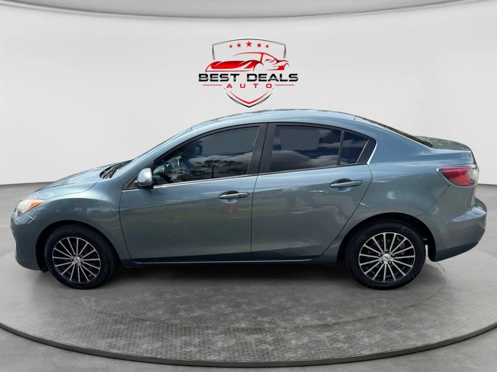 Used 2013 MAZDA MAZDA3 i Touring FWD image 2